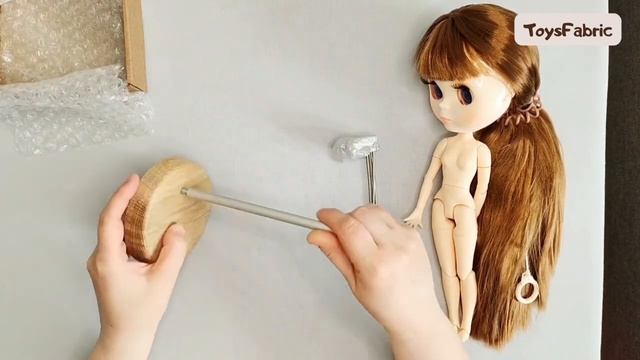Подставка для куклы Блайз Bluthe от ToysFabric: как собрать и использовать смотреть онлайн
