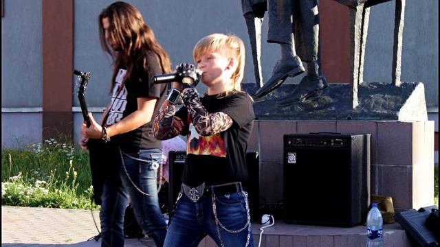 Free Fire - Sweet Child O' Mine (Guns N' Roses cover) live in Арт-Сквер г. Иваново 12.08.2017 смотреть онлайн