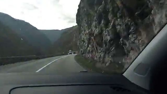 Республика Сербская. Возле монастыря Крупа. смотреть онлайн