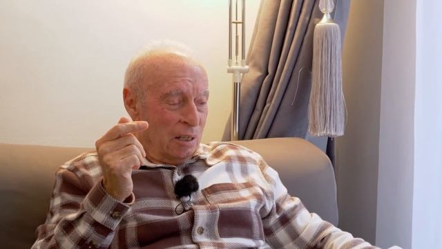 The Man Who Built a Wooden Race Car... And Won! The Amazing Story of Roger Nathan смотреть онлайн