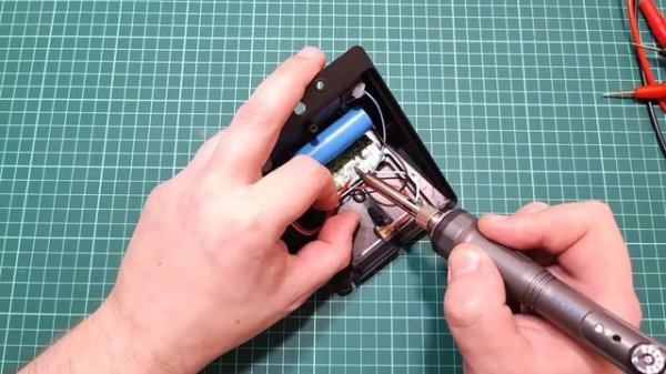 Ремонт светодиодного фонаря уличного освещения с датчиком движения.