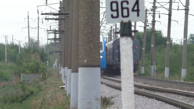 Встреча двух голубых! ЭП1М-506 с поездом №257 и ЭП1М-447 с поездом №50 смотреть онлайн