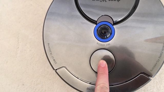 Dyson 360 Eye in action - First attempt at using it смотреть онлайн