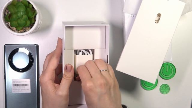 Does HONOR Magic5 Lite Comes With Charger? смотреть онлайн