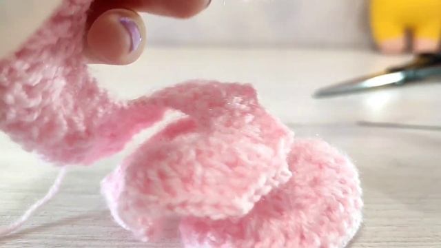 Роза крючком | Уроки вязания и рукоделия #розакрючком #урокивязания #веселыепетельки #вязание