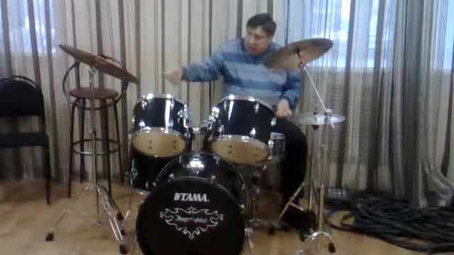 Папа играет на барабанах смотреть онлайн