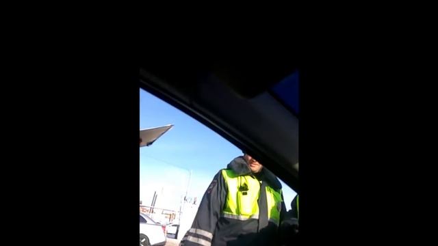 Как ГИБДД разводит водителей Вредная помощь от сотрудника ДПС смотреть онлайн