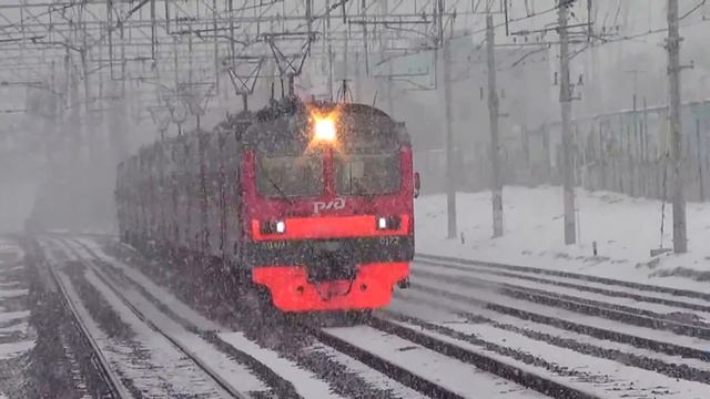 Электропоезд ЭД4М-0172, платформа Выхино смотреть онлайн