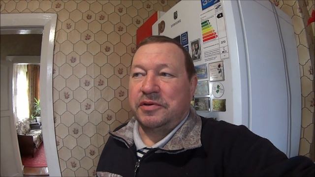 ГОНЯЮ БЕЛОК =ЗАГОТАВЛИВАЮ ДРОВА .