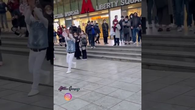Azeri Kardeşlerimizin Muhteşem Azeri Dansı ???? смотреть онлайн