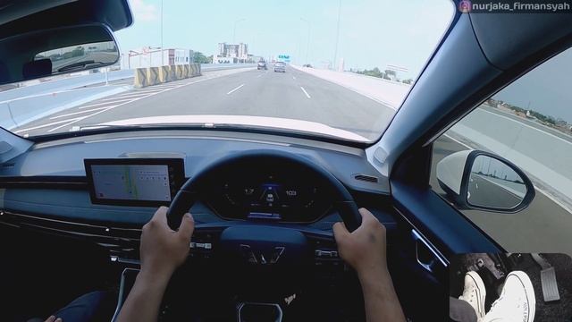 New Wuling Alvez 2023 POV Driving Highway. Test Drive Wuling Alvez 2023 Dijalan Tol. смотреть онлайн