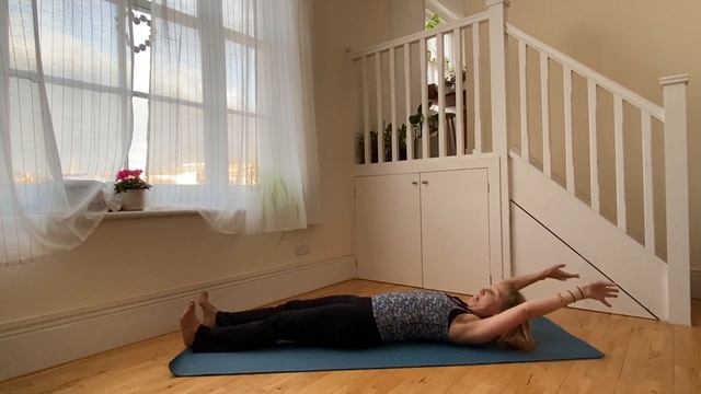 Mat Pilates for Hips & Shoulders смотреть онлайн