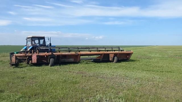 Сенокос 2022 косим 10.7 Полесе и 9 метровыми жатками Дон-мар. смотреть онлайн