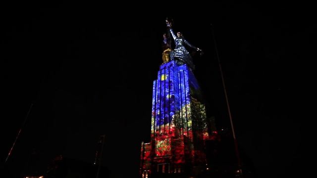 3d mapping for the Worker and Peasant Statue in Moscow смотреть онлайн