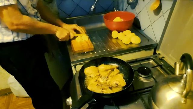 Окорочка с картошкой на сковородке 2 смотреть онлайн