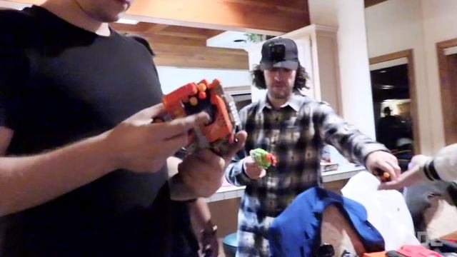 NERF Zombie Infection - Midnight Massacre! смотреть онлайн