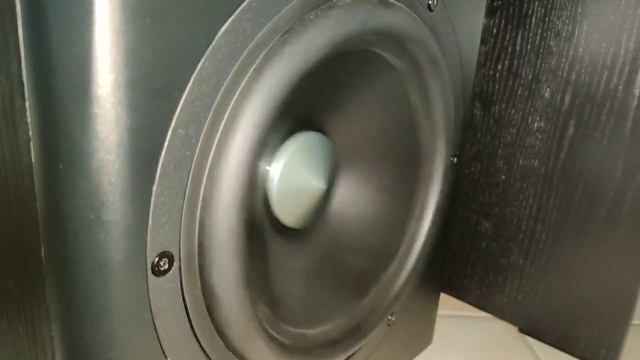 Edifier S351DB - Short woofer excursion смотреть онлайн