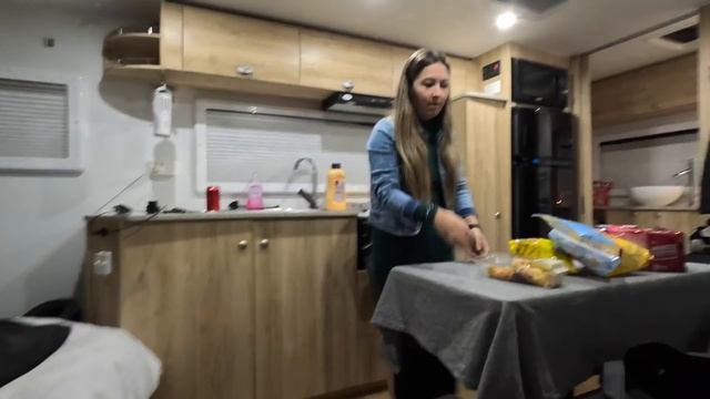 Free Camping at the Nindigully Pub! смотреть онлайн