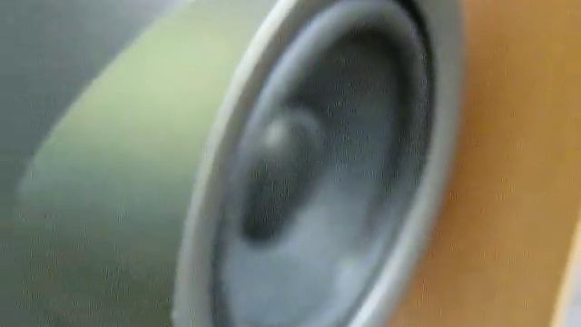 Bass test on Sony SS-L80H and Mitsubishi DA-U640 смотреть онлайн