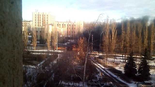 Машина врезалась в автозак и загорелась смотреть онлайн