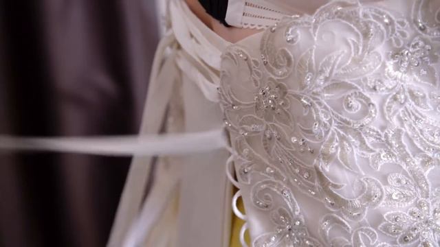 Jo & Al Help Bride Keep Her Anxiety In Check | Curvy Brides Boutique