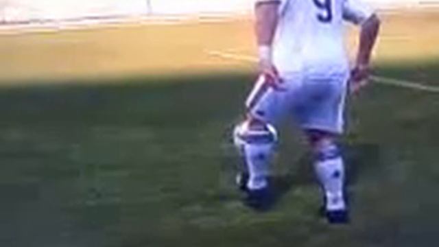 Best FIFA10 soccer trick ever! смотреть онлайн