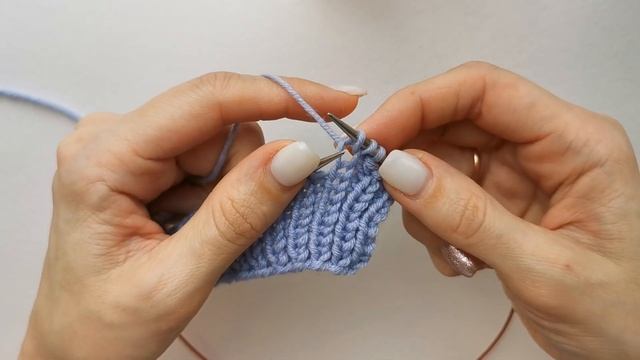 Эластичное закрытие петель спицами с накидом смотреть онлайн