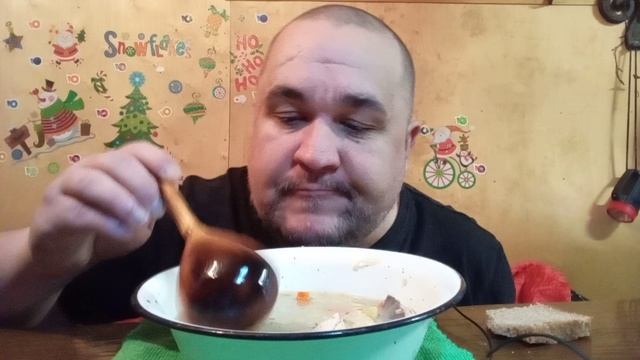 обжор - рыбный суп из горбуши в казане на костре смотреть онлайн