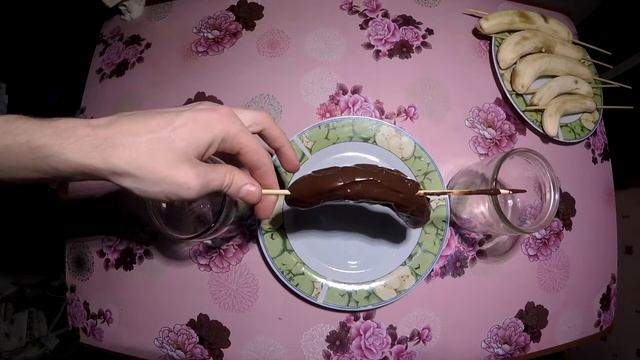 Необычное блюдо к новогодним праздникам (Бананы в Шоколаде) смотреть онлайн