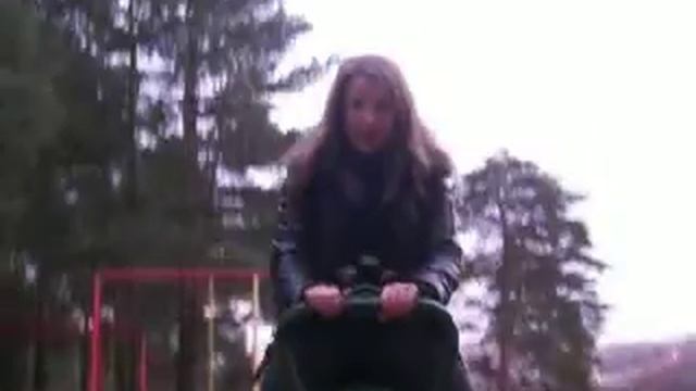 Девушка и качели \ Girl and swing смотреть онлайн