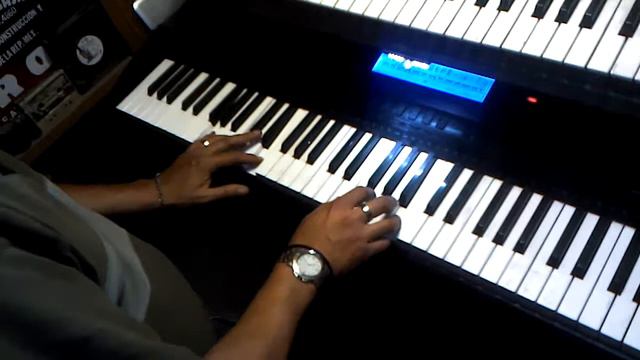 Casio WK-500 y Amigo de Roberto Carlos смотреть онлайн