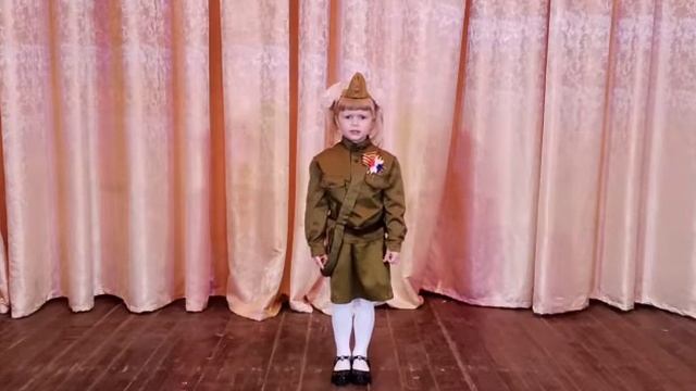 стихотворение начало мая читает Смахтина Аня смотреть онлайн