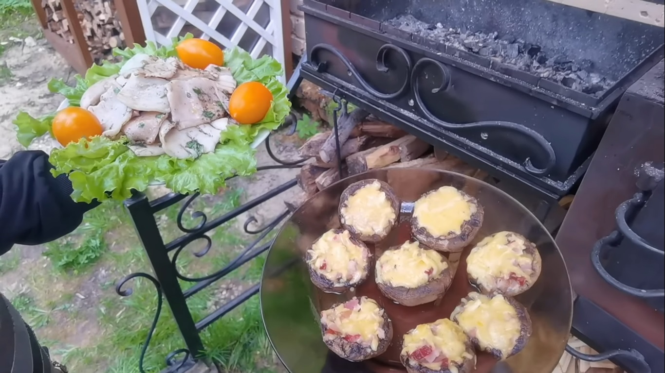 Шампиньоны на мангале. Кальмары на гриле. смотреть онлайн