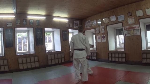 Дзюдо. 10 cерия: "Как бороться в захвате за два рукава атака/защита" смотреть онлайн