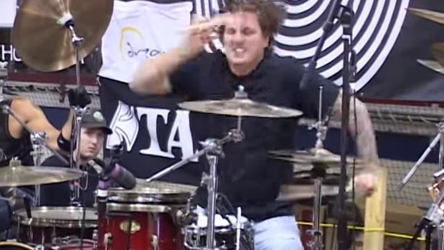 Woodstick 2010 Steve Moore (Mad drummer) Drum Solo смотреть онлайн