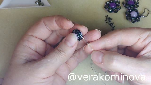Серьги из бисера и бусин. МК. Beaded earrings tutorial. смотреть онлайн