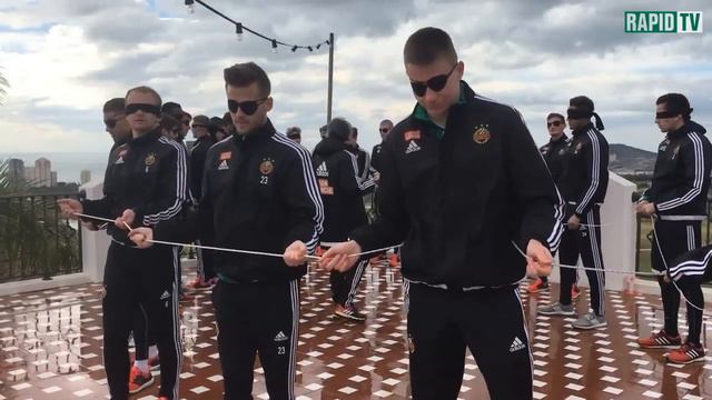Benidorm: Zwischen Augenklappen und Seilschaften смотреть онлайн