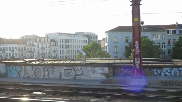 Belgian train approaches the Brussels Midi Station смотреть онлайн