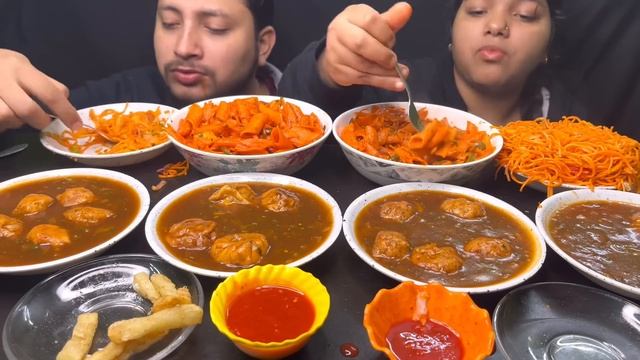 Eating Veg Manchurian, Gravy Momos, Red Sauce Pasta, Noodels I Bros Vs Sis I Challenge I Foodie Gd смотреть онлайн