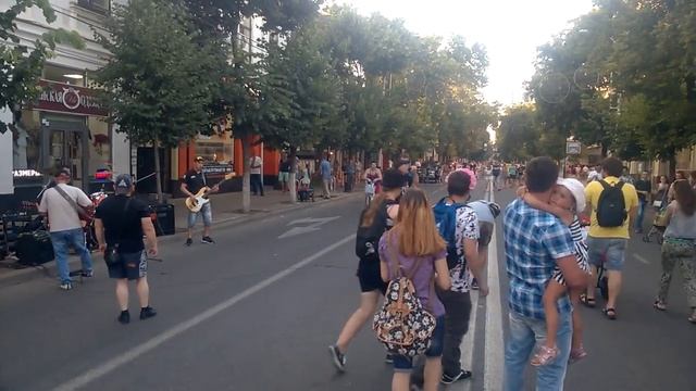 Уличный РОК лето Краснодар! 2016 поет с больным горлом! смотреть онлайн