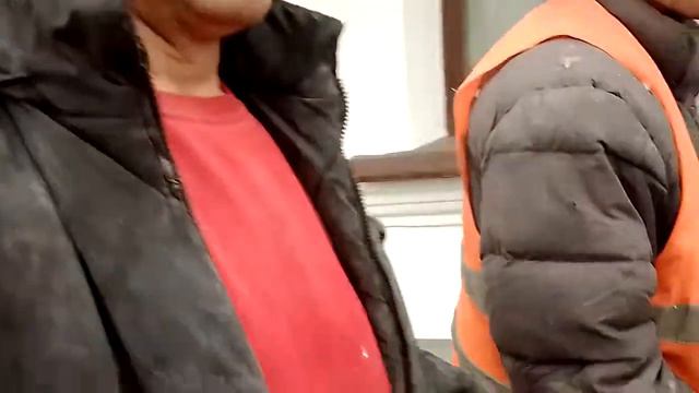 Опрос пьяных строителей смотреть онлайн