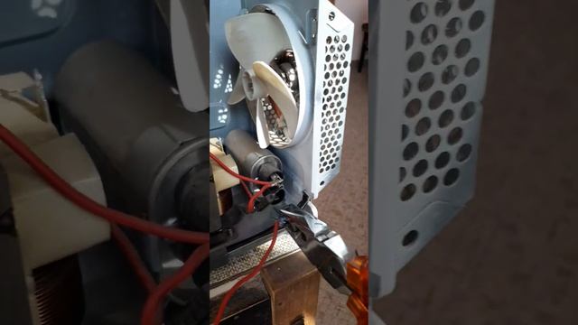 Wymiana bezpiecznika w mikrofalówce смотреть онлайн