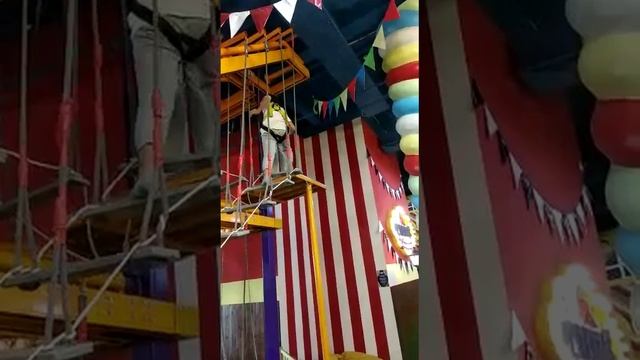 Наши дети в центре активного отдыха Карнавал смотреть онлайн