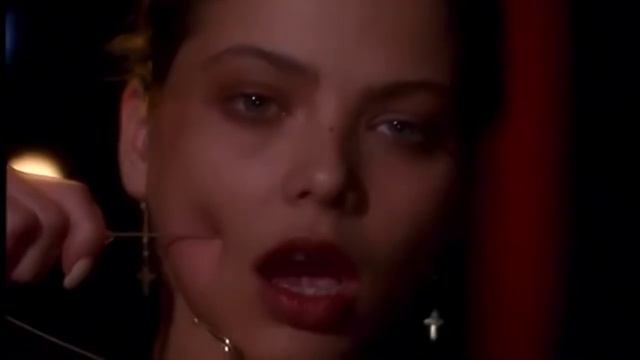 Safety pin scene from “Tales of Ordinary Madness” смотреть онлайн