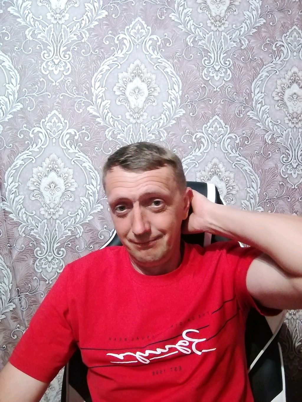 По общаемся?