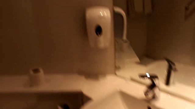 Room tour 3 star hotel in Sharjah - Al Majaz Hotel смотреть онлайн