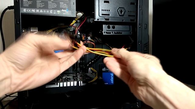 Как подключить второй жесткий диск HDD SSD к компьютеру смотреть онлайн