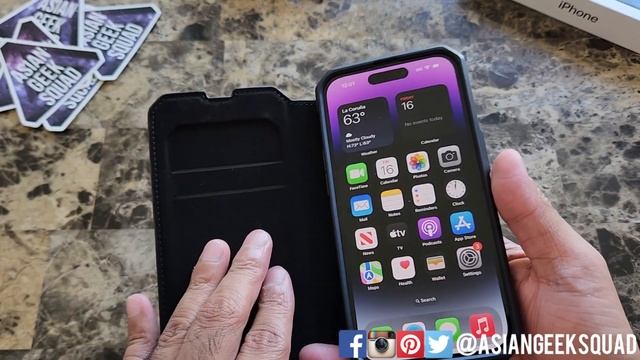 UAG Urban Armor Gear Metropolis Folio Flip Wallet Case review for the iPhone 14 Pro смотреть онлайн