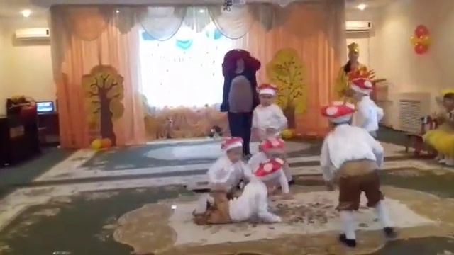 танец грибки Фархад 5лет смотреть онлайн