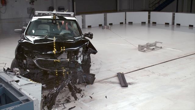 2021 Chevrolet Equinox updated moderate overlap front IIHS crash test смотреть онлайн